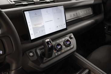 Land Rover Defender 110 4.4 V8 635 AWD Auto — photo 13