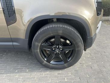 Land Rover Defender 110 D250 SE — photo 8