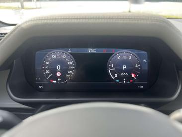 Land Rover Defender 110 D250 SE — photo 15