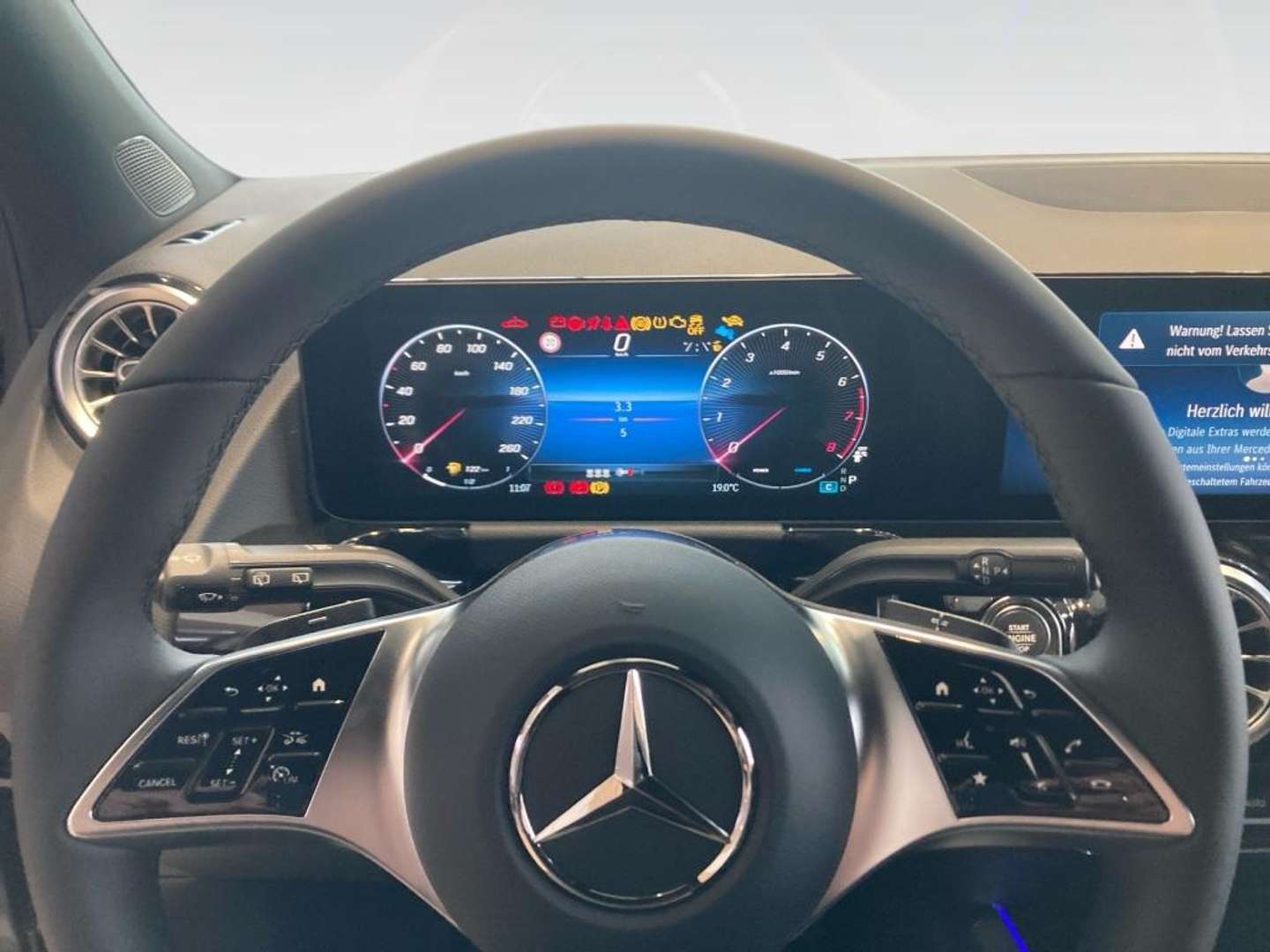 Mercedes GLA 200 Progressive Line - 2025 - Joinsteer - #11