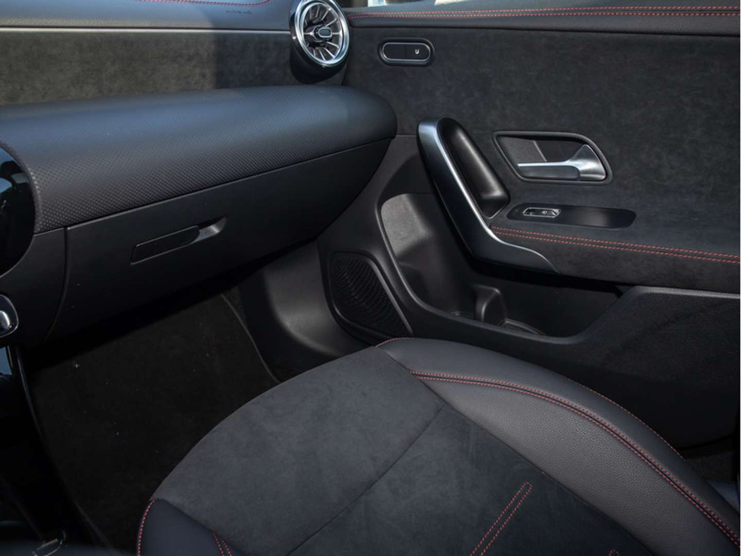 Mercedes CLA 200 Night Edition - 2023 - Joinsteer - #16