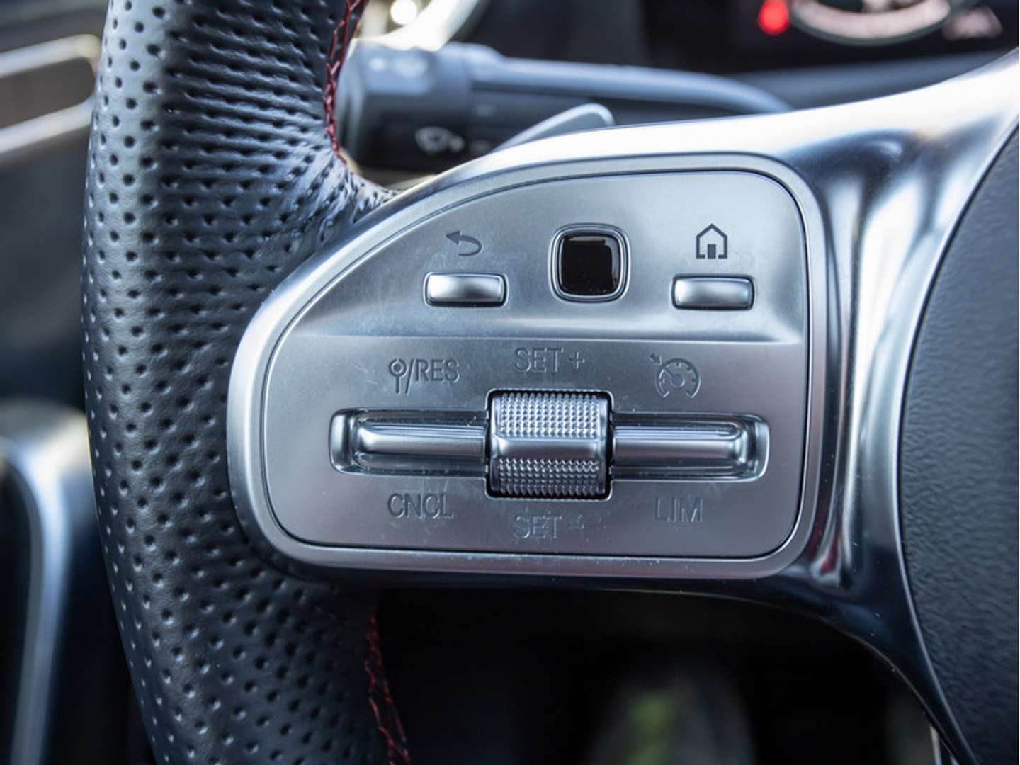 Mercedes CLA 200 Night Edition - 2023 - Joinsteer - #19