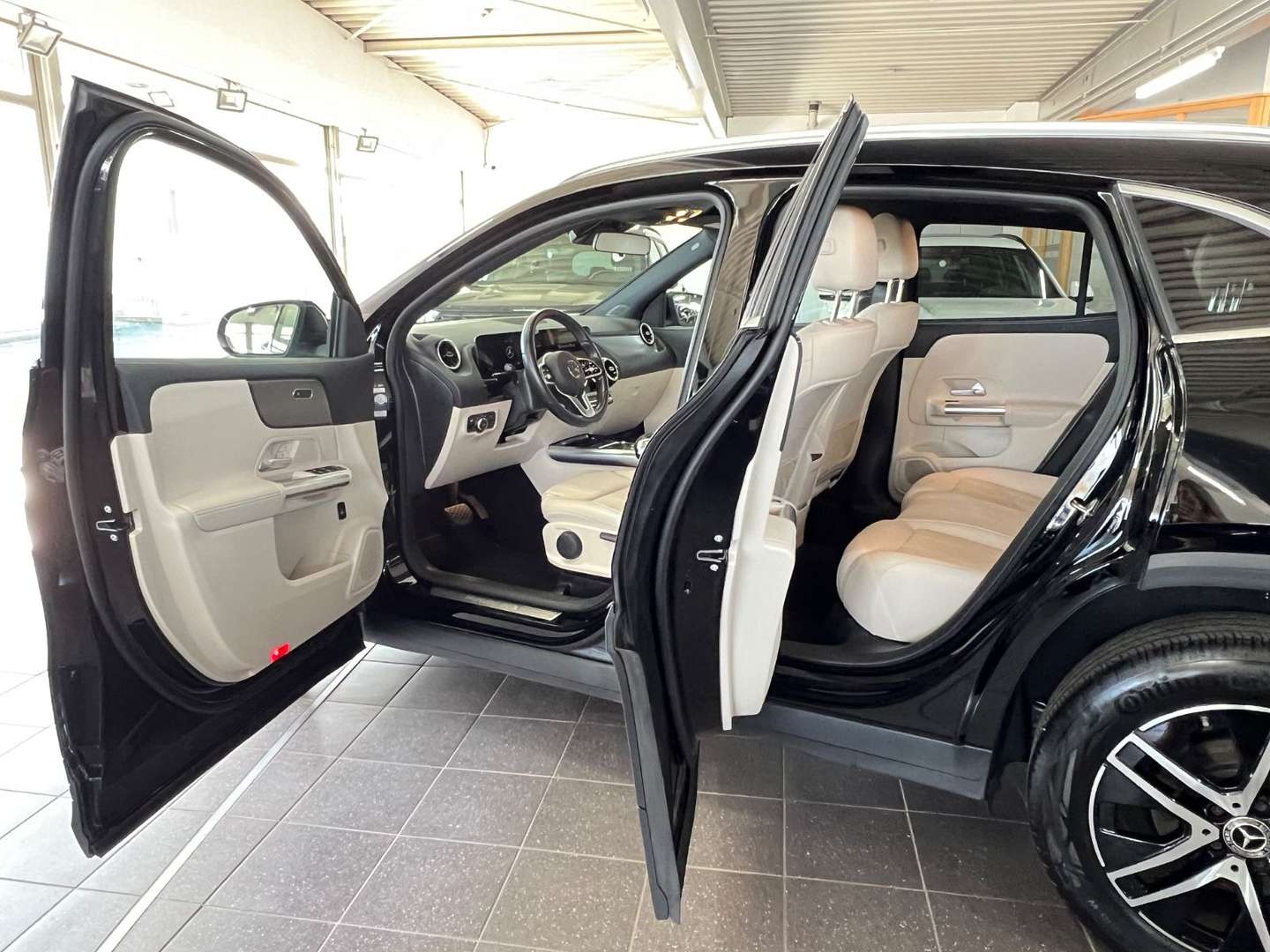 Mercedes GLA 180 Business - 2023 - Joinsteer - #21