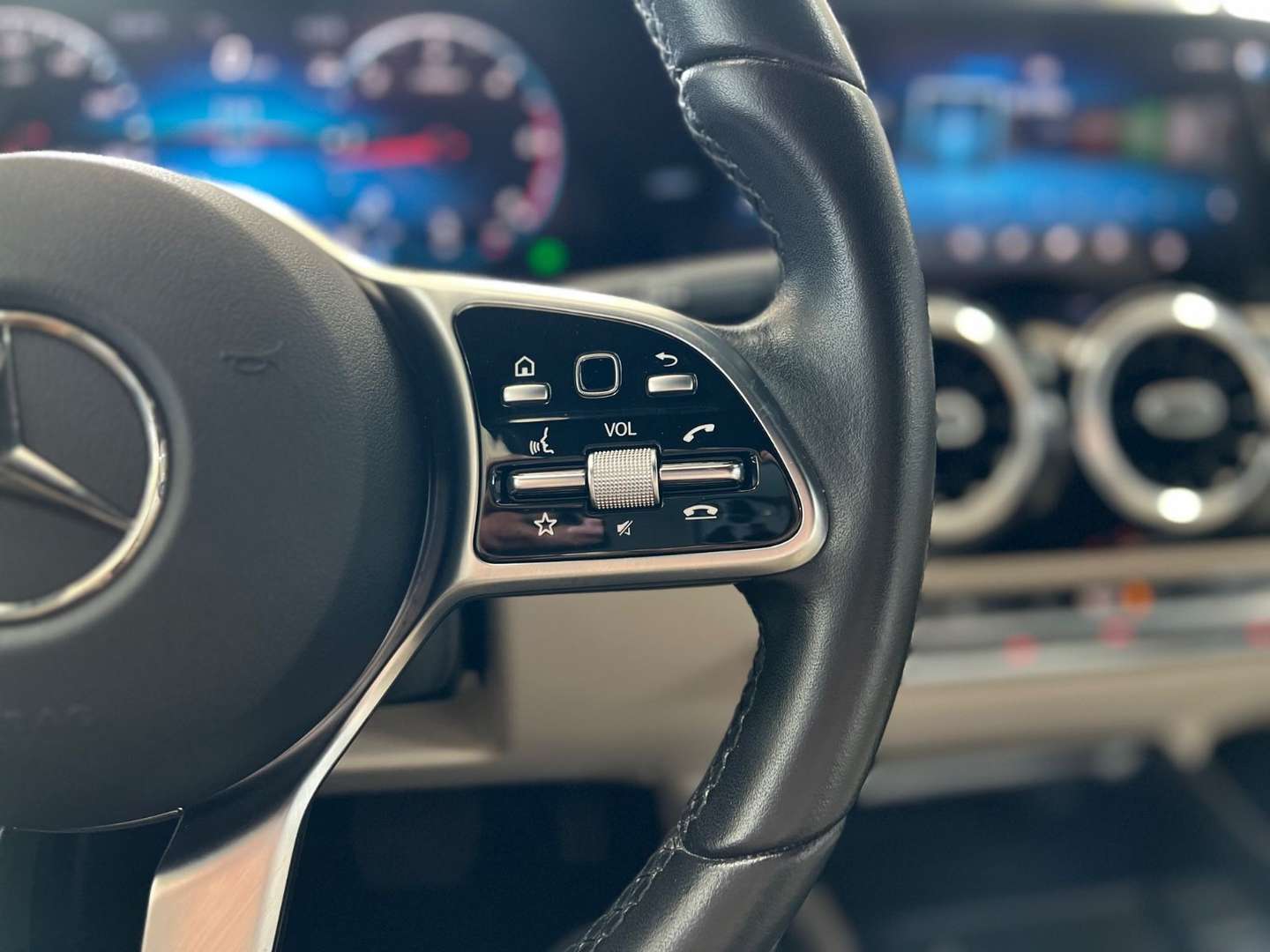 Mercedes GLA 180 Business - 2023 - Joinsteer - #31