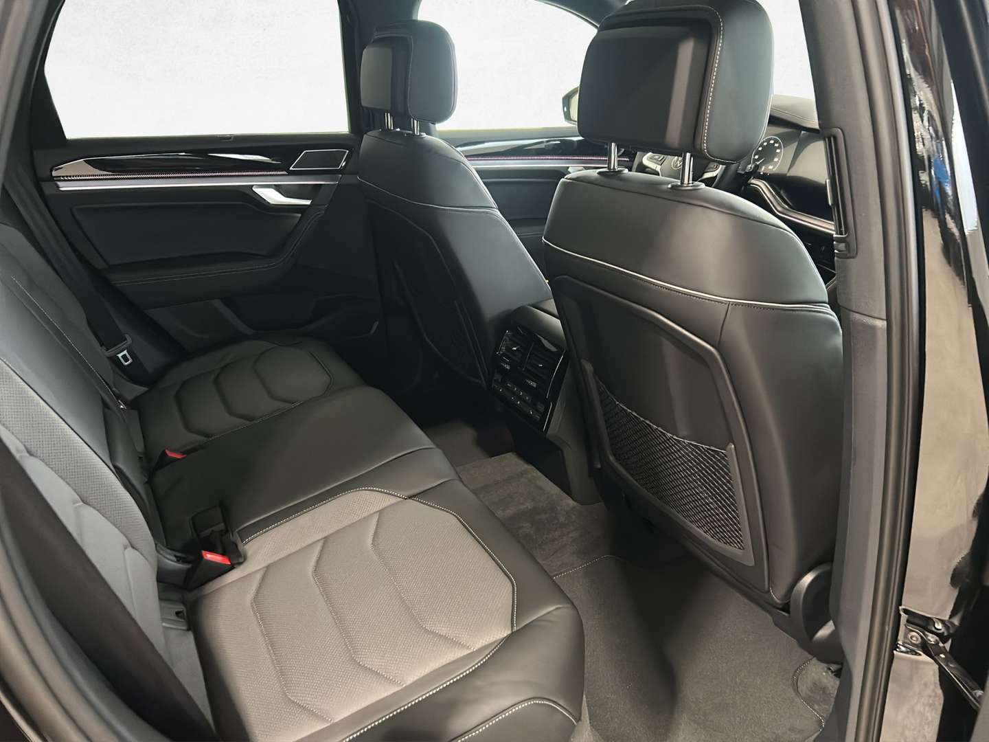 Volkswagen Touareg TDI 4Motion R-Line - 2026 - Joinsteer - #9