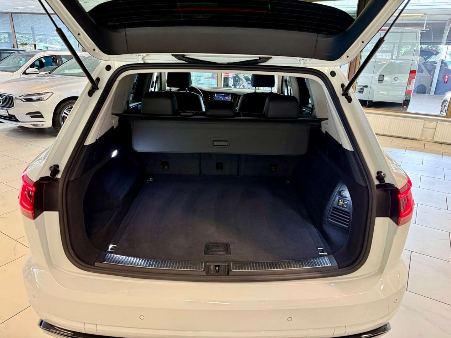 Volkswagen Touareg TDI 4Motion R-Line - 2019 - Joinsteer - #8