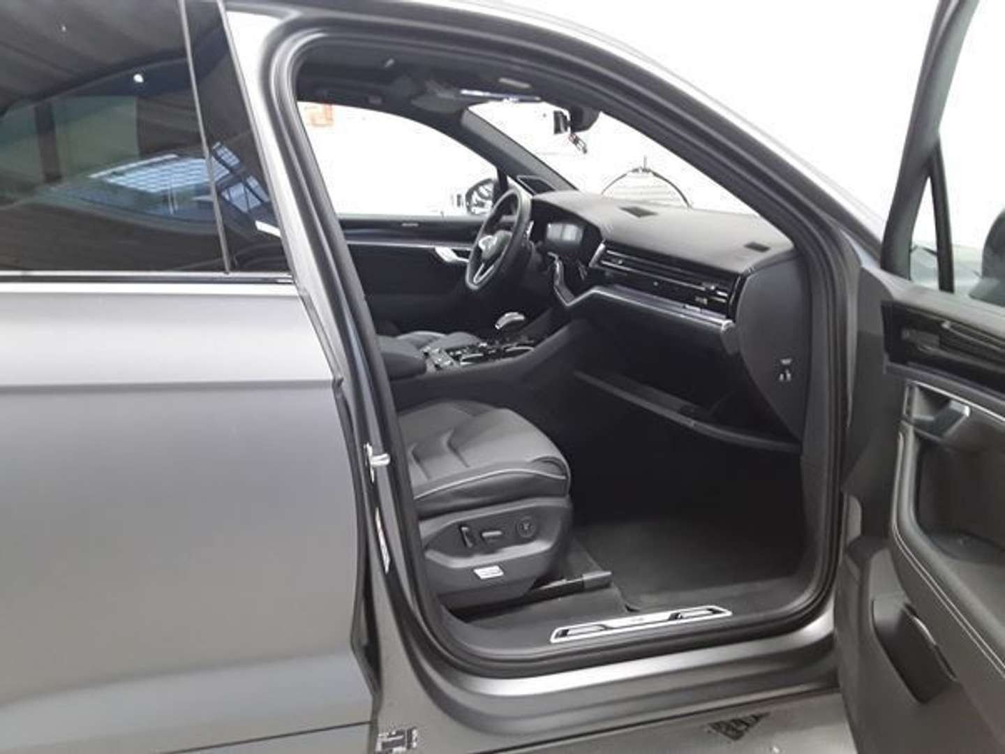 Volkswagen Touareg TDI 4Motion R-Line - 2025 - Joinsteer - #3