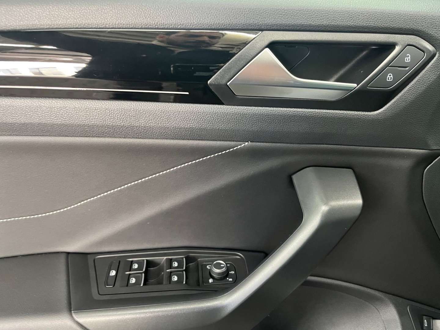 Volkswagen T-Roc R-Line - 2023 - Joinsteer - #6