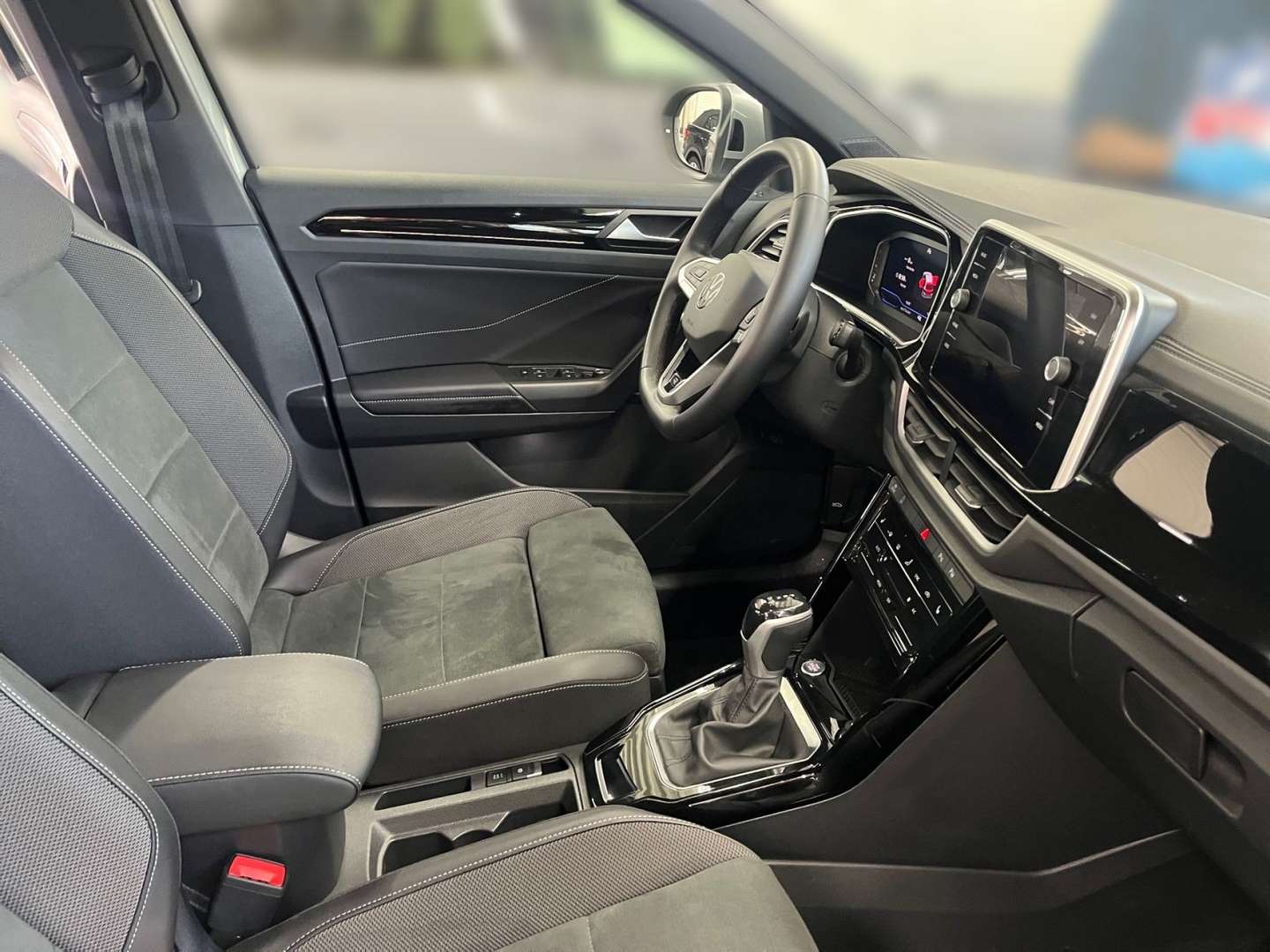 Volkswagen T-Roc R-Line - 2023 - Joinsteer - #11