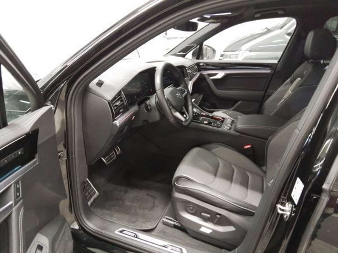 Volkswagen Touareg TDI R-Line - 2025 - Joinsteer - #5