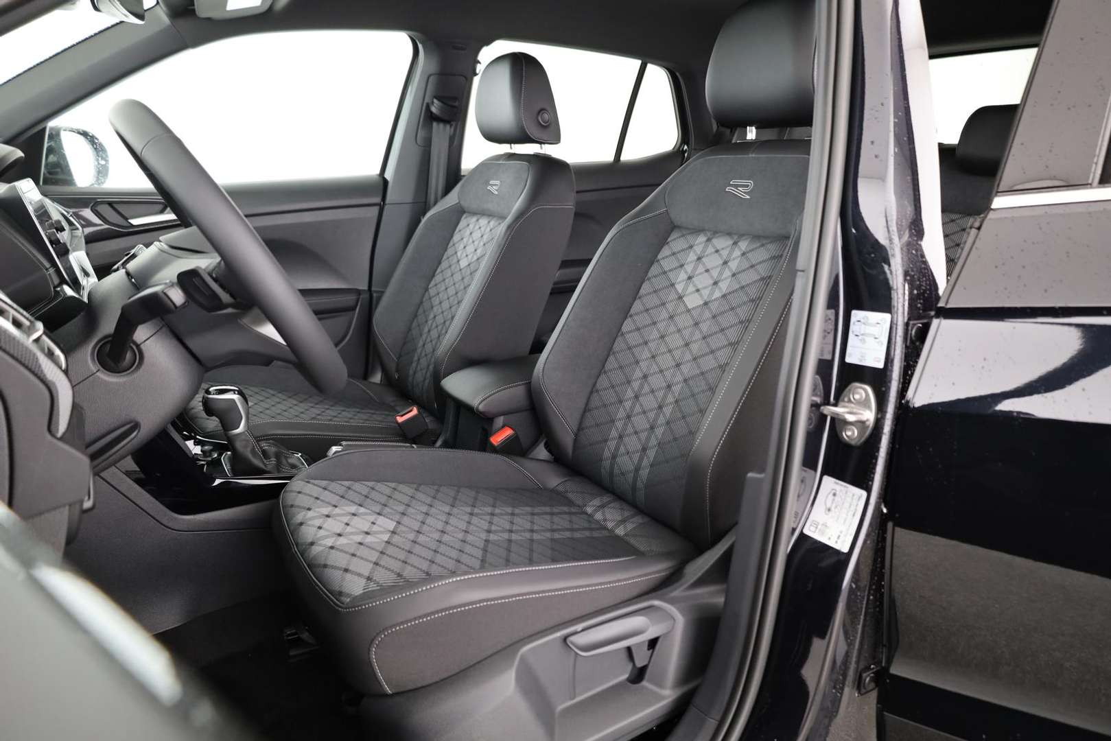 Volkswagen T-CROSS R-Line - 2026 - Joinsteer - #10