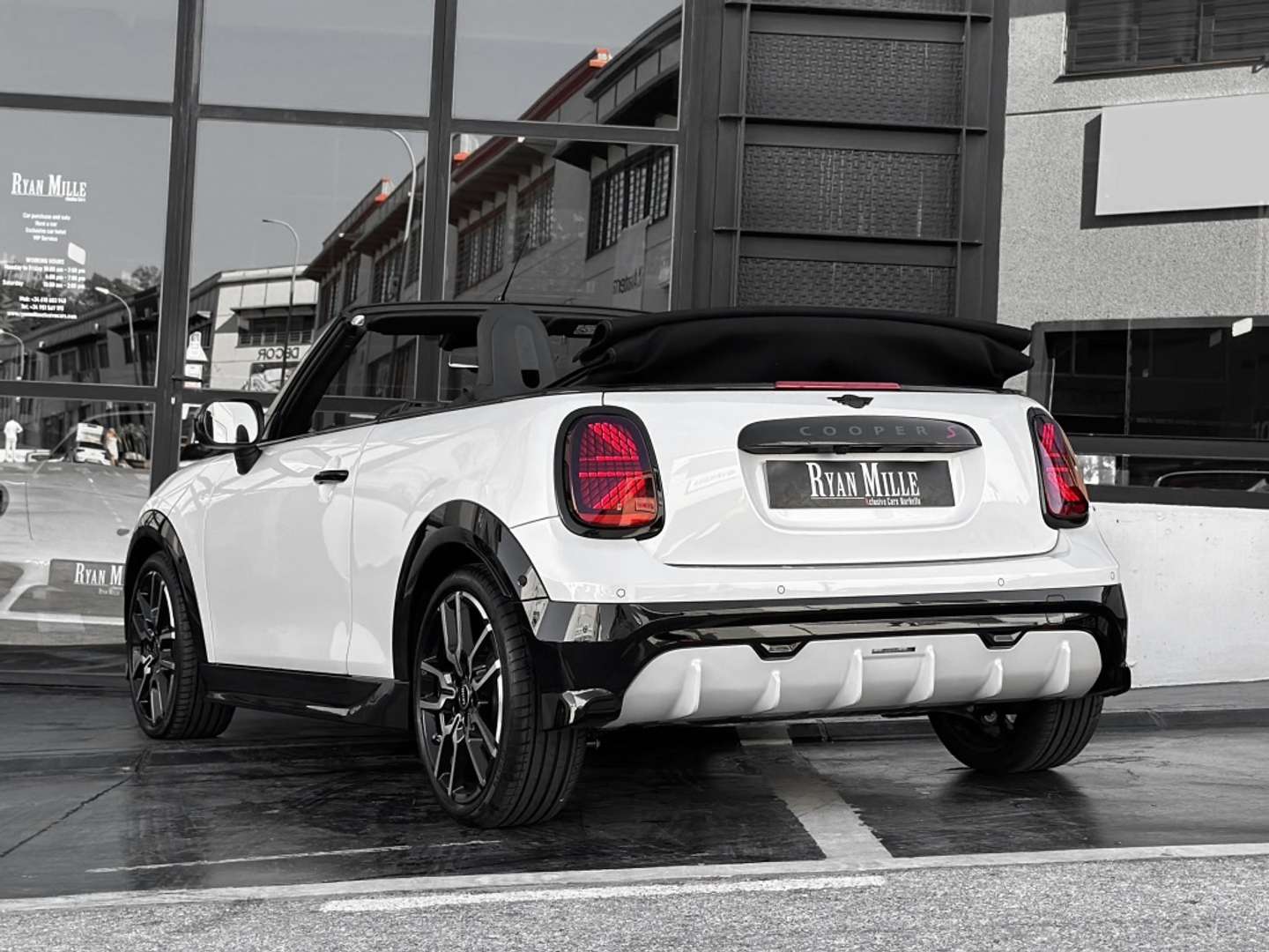 Mini Cabrio John Cooper Works - 2025 - Joinsteer - #2