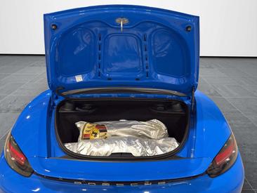 Porsche Boxster — photo 16