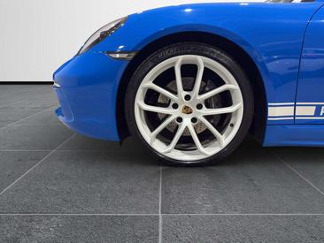 Porsche Boxster — photo 17