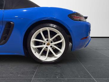 Porsche Boxster — photo 18