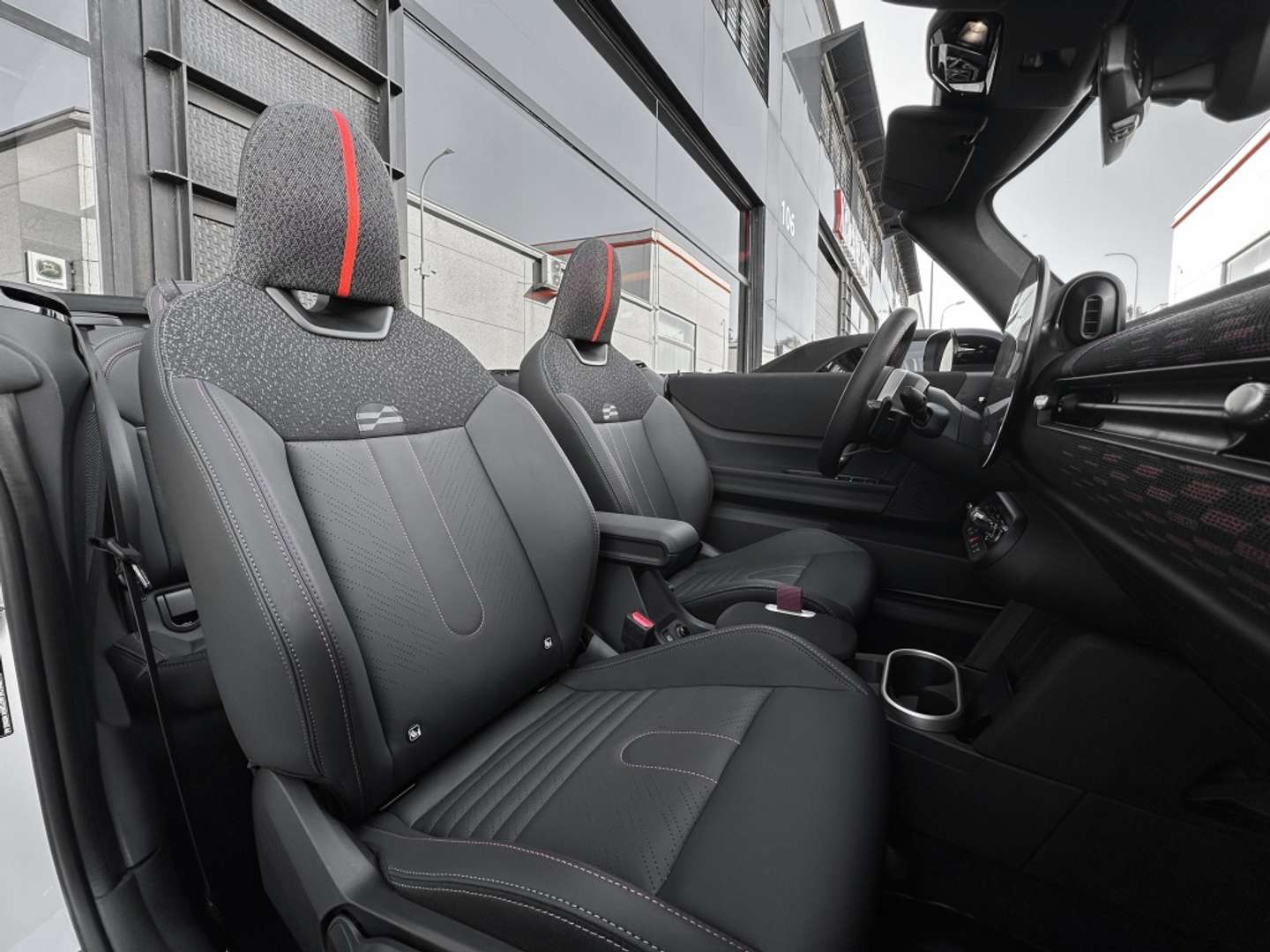 Mini Cabrio John Cooper Works - 2025 - Joinsteer - #11