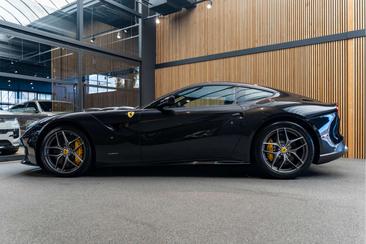 Ferrari F12 Berlinetta — photo 3