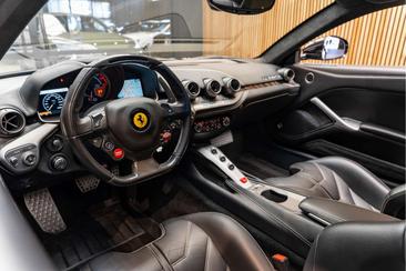 Ferrari F12 Berlinetta — photo 6