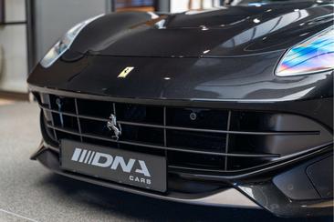 Ferrari F12 Berlinetta — photo 14