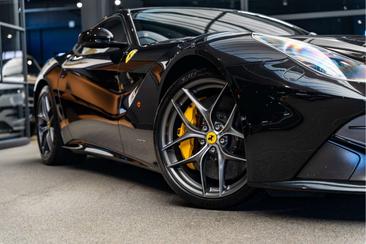 Ferrari F12 Berlinetta — photo 20