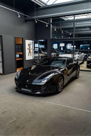 Ferrari F12 Berlinetta — photo 24