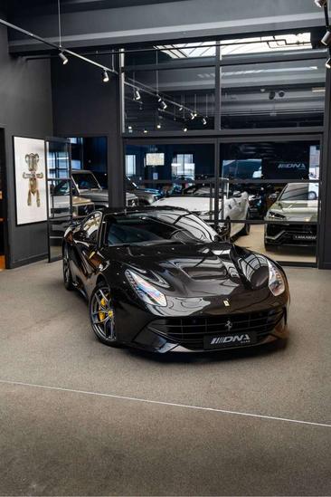 Ferrari F12 Berlinetta — photo 25