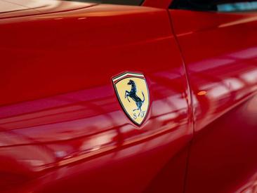 Ferrari 812 Superfast — photo 14