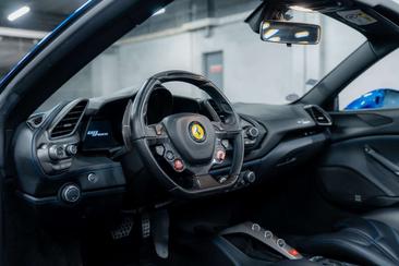 Ferrari 488 Spider — photo 14