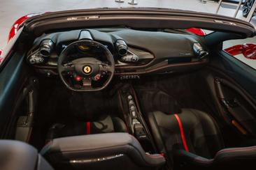 Ferrari F8 Spider — photo 4