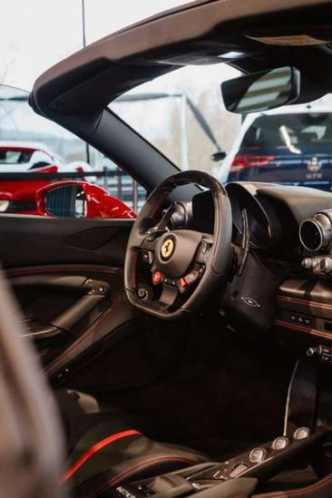 Ferrari F8 Spider — photo 14