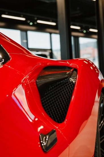 Ferrari F8 Spider — photo 29