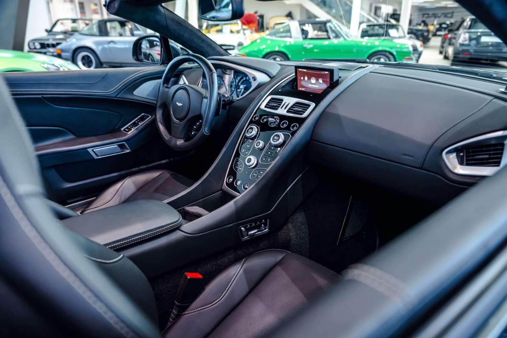 Aston Martin Vanquish Volante - 2017 - Joinsteer - #21