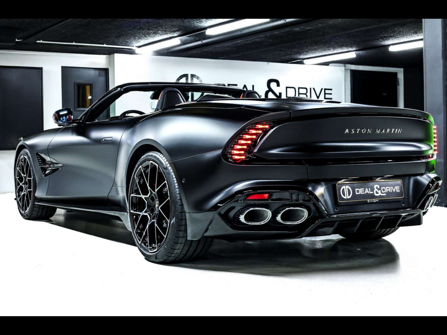 Aston Martin Vanquish Volante V12 - 2025 - Joinsteer - #2