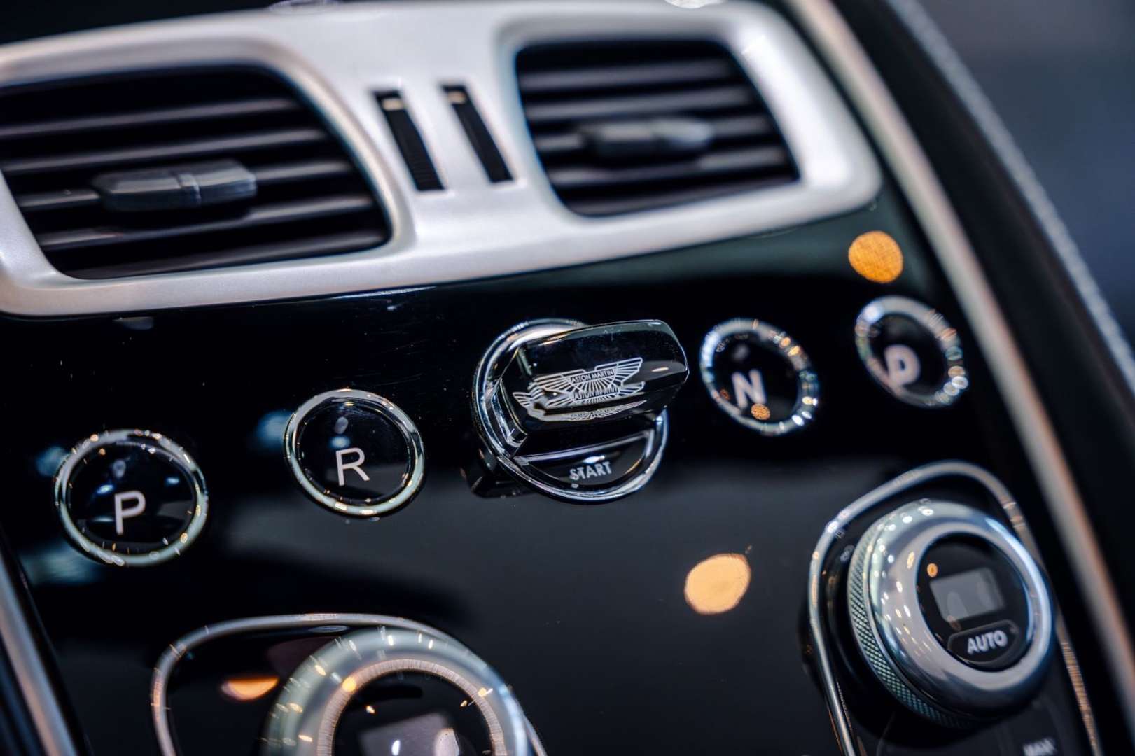 Aston Martin Vanquish Volante - 2017 - Joinsteer - #29