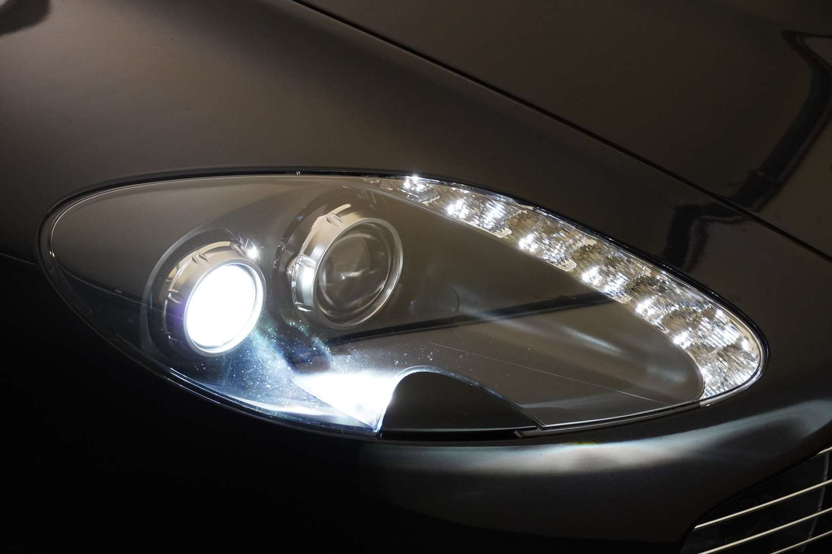 Aston Martin Vantage Coupe V12 - 2011 - Joinsteer - #5