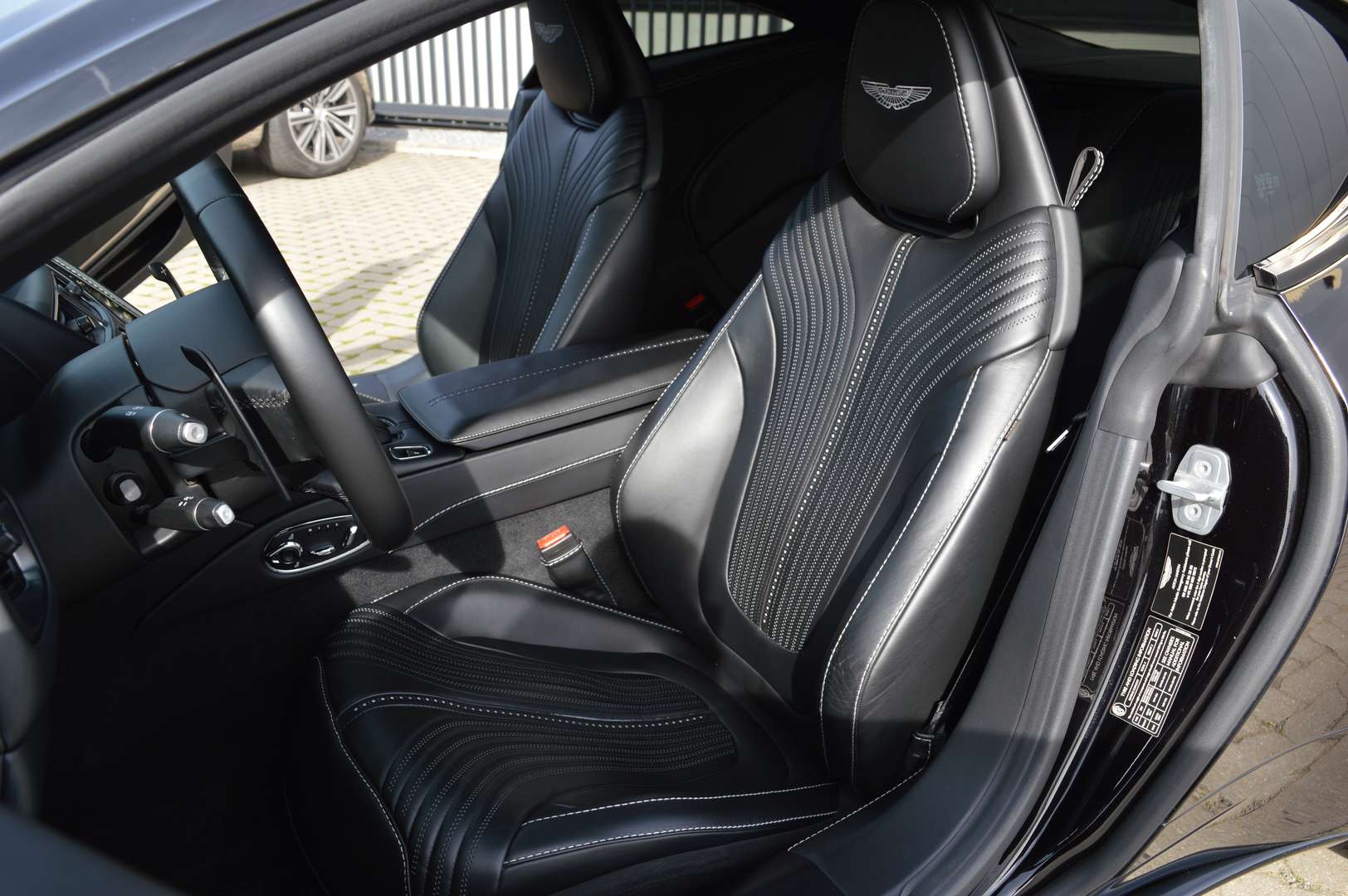 Aston Martin DB11 Coupé 4.0i V8 Biturbo - 2018 - Joinsteer - #9