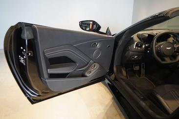 Aston Martin Vantage Roadster V8 4.0 — photo 11