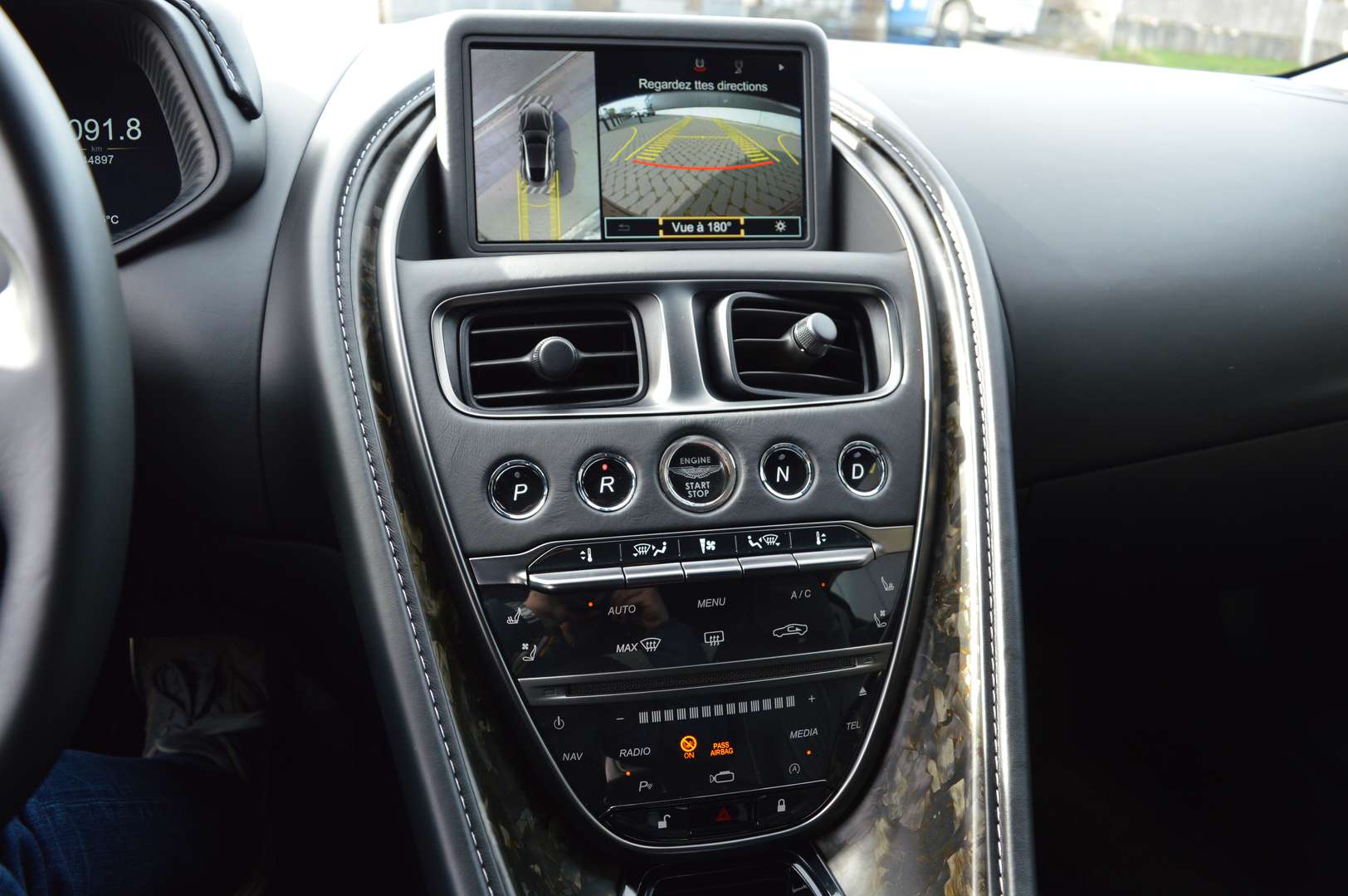 Aston Martin DB11 Coupé 4.0i V8 Biturbo - 2018 - Joinsteer - #17