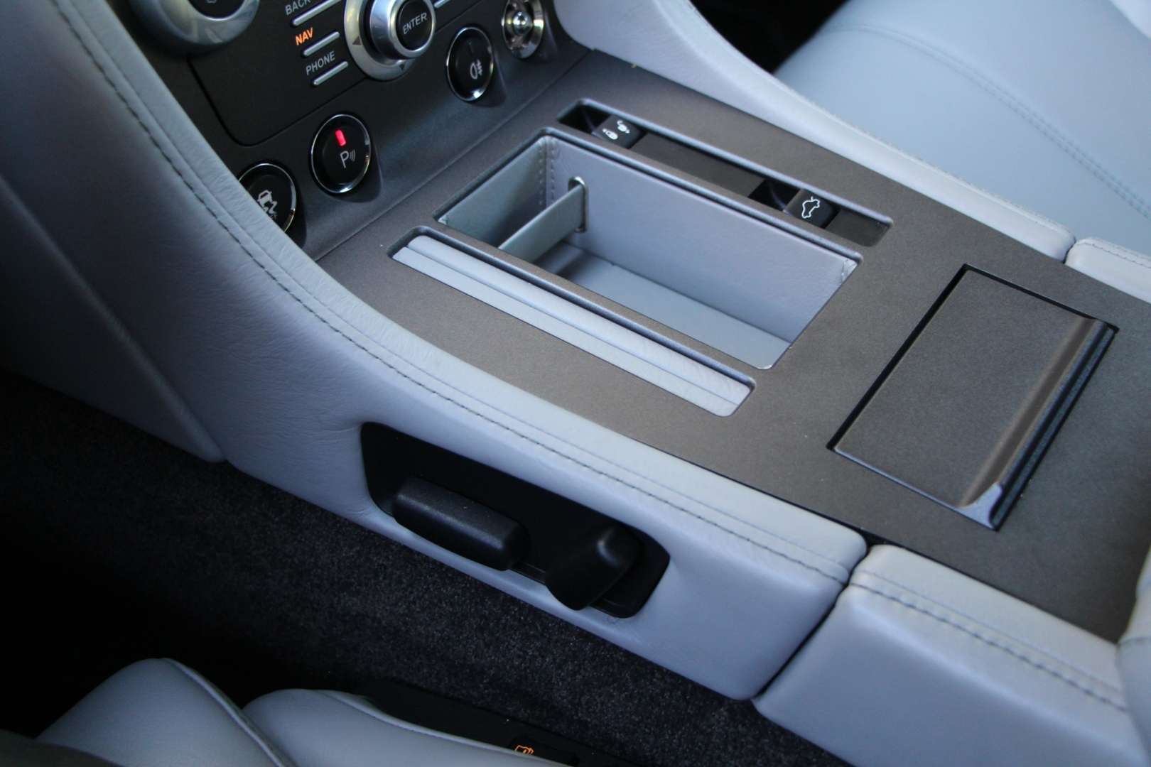 Aston Martin Vantage Coupe V8 Sportshift II - 2016 - Joinsteer - #20