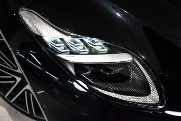 Aston Martin DB12 4.0 V8 — photo 4