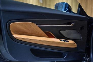Aston Martin DB12 4.0 V8 — photo 11