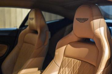 Aston Martin DB12 4.0 V8 — photo 17