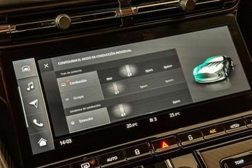 Aston Martin DB12 4.0 V8 — photo 33