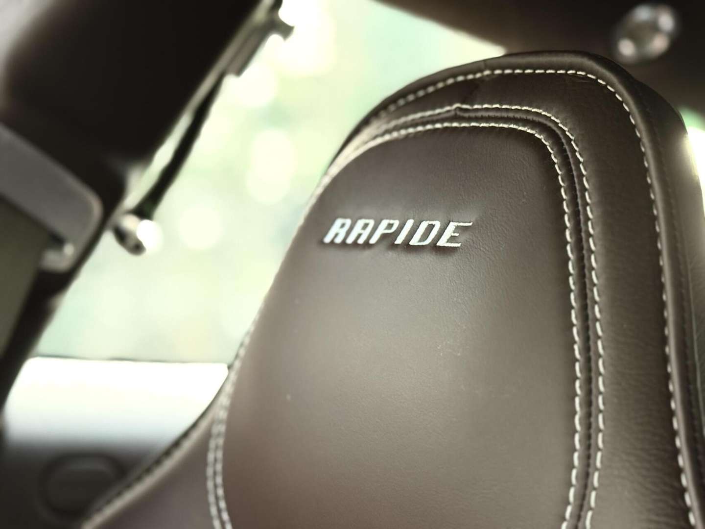 Aston Martin Rapide 6.0 V12 Luxe - 2011 - Joinsteer - #17