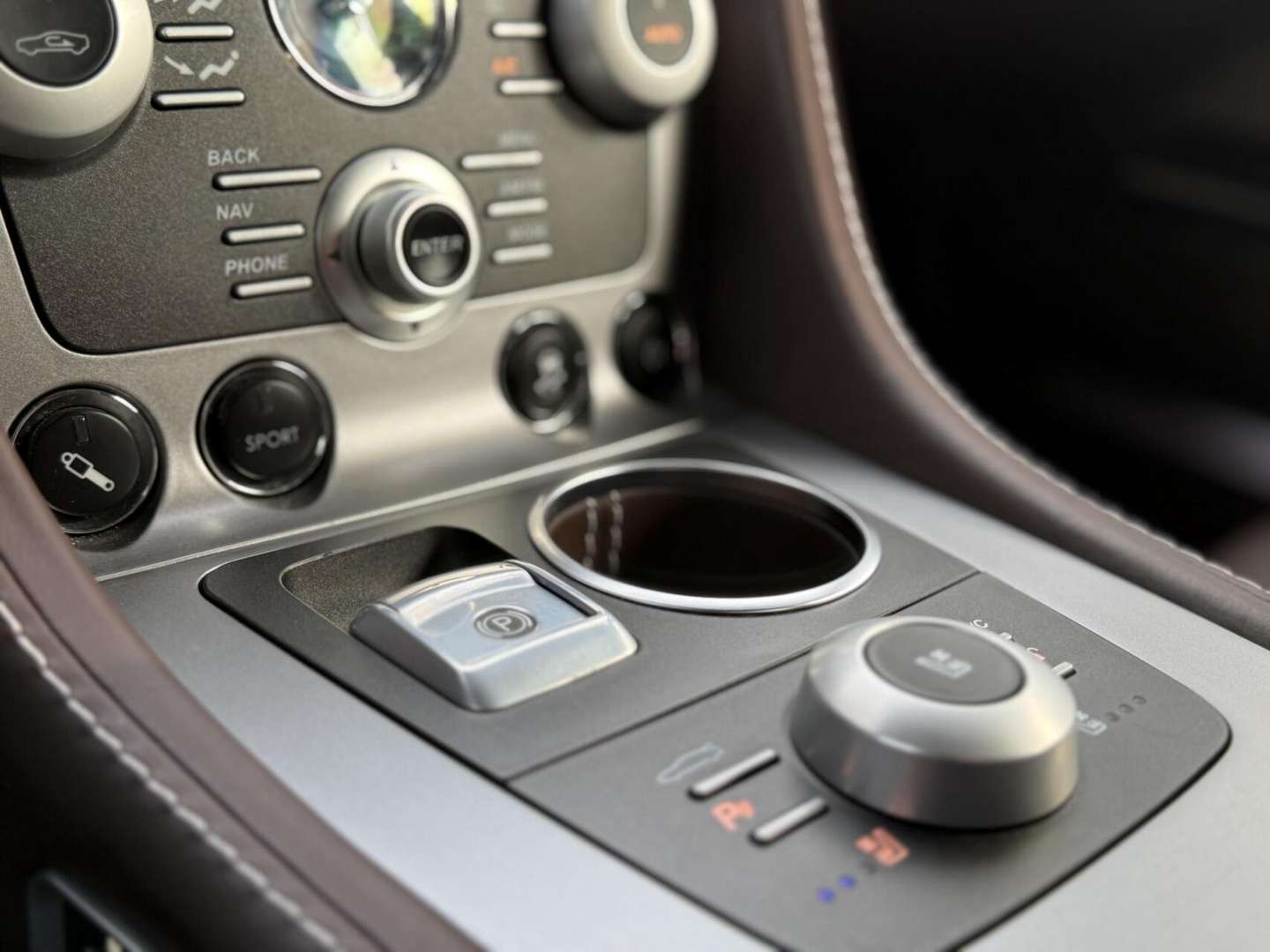 Aston Martin Rapide 6.0 V12 Luxe - 2011 - Joinsteer - #21