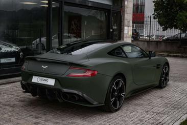 Aston Martin Vanquish — photo 7