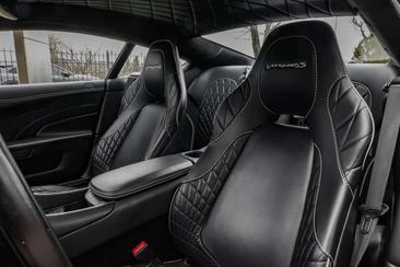 Aston Martin Vanquish — photo 13