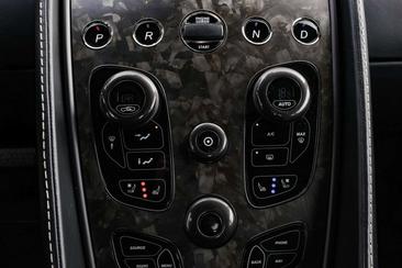 Aston Martin Vanquish — photo 17