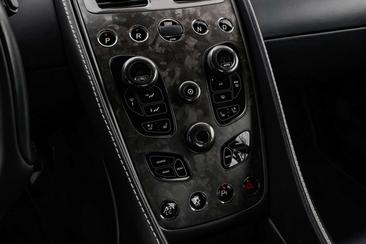 Aston Martin Vanquish — photo 22