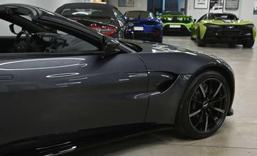 Aston Martin Vantage Roadster V8 — photo 19